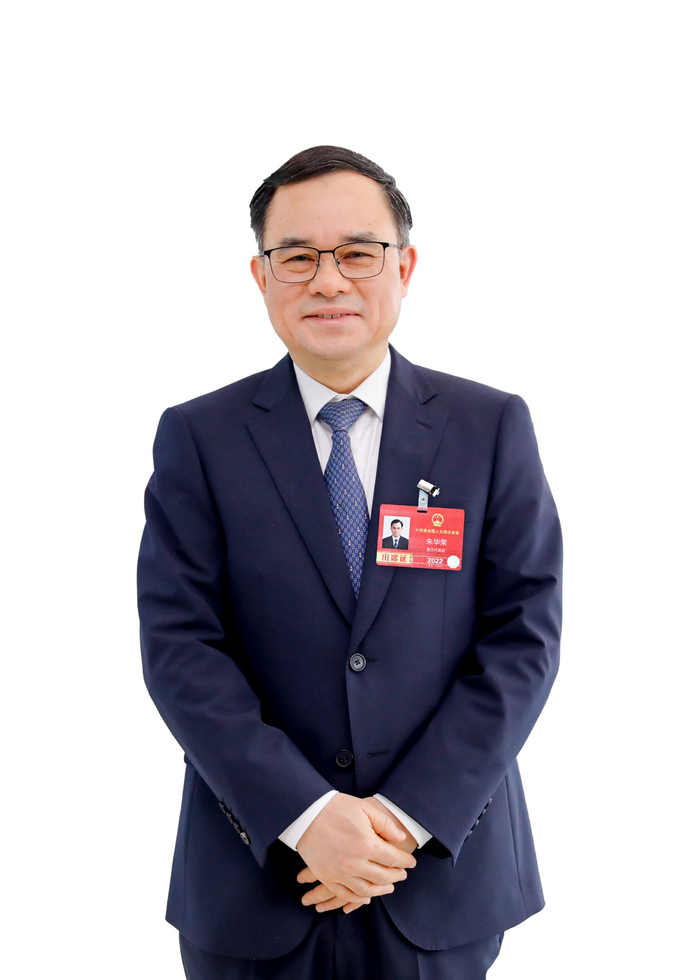 全国人大代表、中国长安汽车党委书记、董事长朱华荣。受访者供图