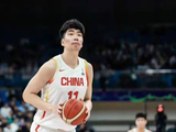 成绩不会说谎!余嘉豪比周琦更适配中国男篮体系,团队篮球最优解