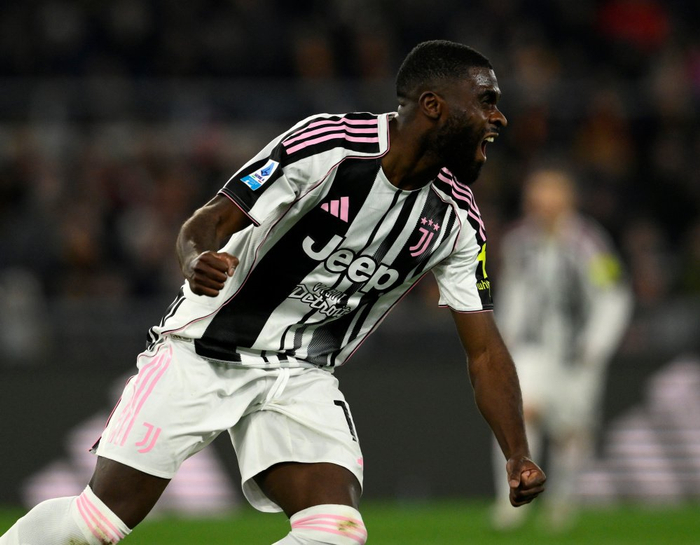 3月1日，尤文图斯队球员博加庆祝进球。新华社发（阿尔贝托·林格利亚摄）