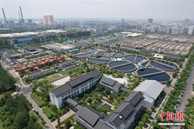 航拍污水处理厂。绍兴柯桥水务集团 供图