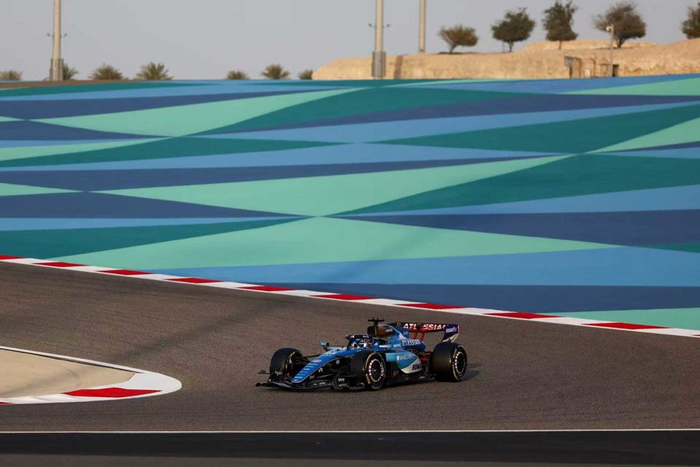 2月11日，F1两轮季前测试在巴林萨基尔赛道进行