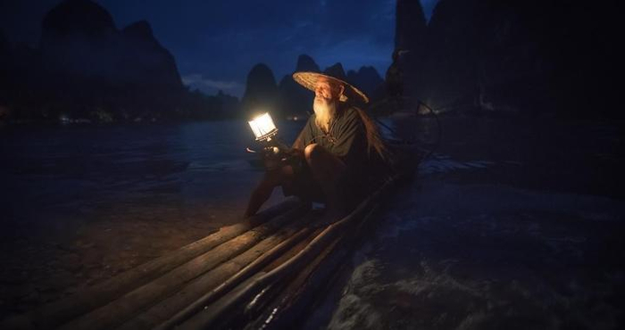 确诊艾滋病后，逃离城市去深山隐居，他想独自建造一处世外桃源