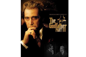 《教父》三部曲，美国著名导演弗朗西斯·福特·科波拉作品，最早改编自马里奥·普佐的同名小说，以意大利裔美国黑手党家族为背景。1972年一经上映，便席卷全球，至今熠熠不衰。《教父》讲述了老教父唐·维托·柯里昂遇袭后的危急时刻，小儿子迈克力挽狂澜并成为第二代教父的故事，于1972年上映。《教父II》分双线叙事，讲述了第一代教父维托年轻时的创业史，以及第二代教父迈克发展家族事业的故事，于1974年上映。《教父III》讲述了第二代教父迈克进入垂暮之年，为了灵魂的救赎，试图合法化家族事业却遭遇重重阻碍的故事，于1990年上映。教父I、II分获第45届、第47届奥斯卡金像奖最佳影片。教父III获第63届奥斯卡金像奖最佳影片提名[1][2][3][4]。