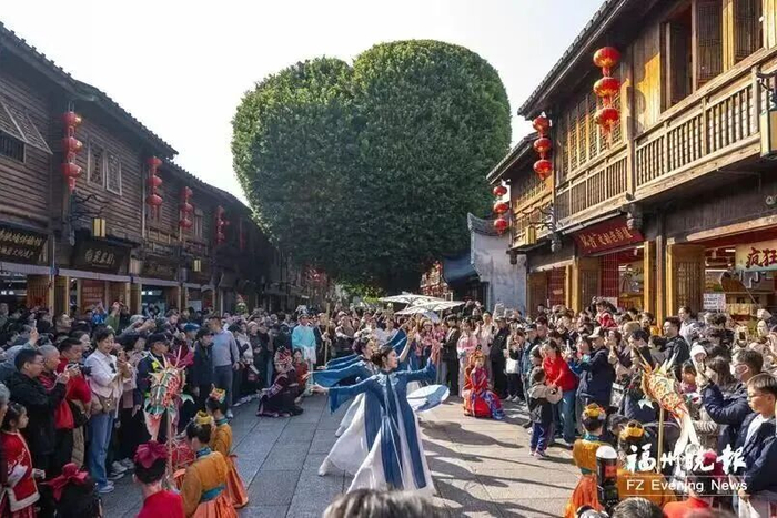 今年春节，福州“特色年味游”热度爆棚。图源：福州晚报