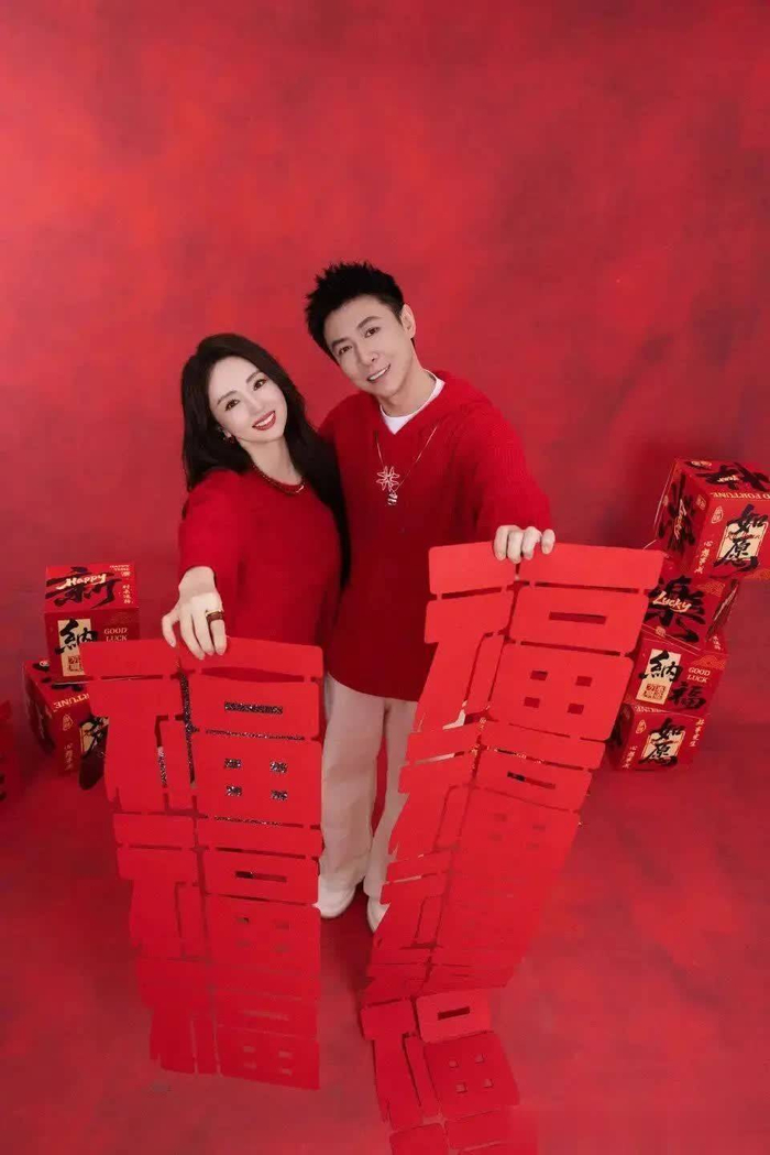 董璇再婚幸福，女儿小酒窝愈发优秀|张维伊|嗨1995|高舒乔|拆·案|舞蹈_新浪娱乐_新浪新闻