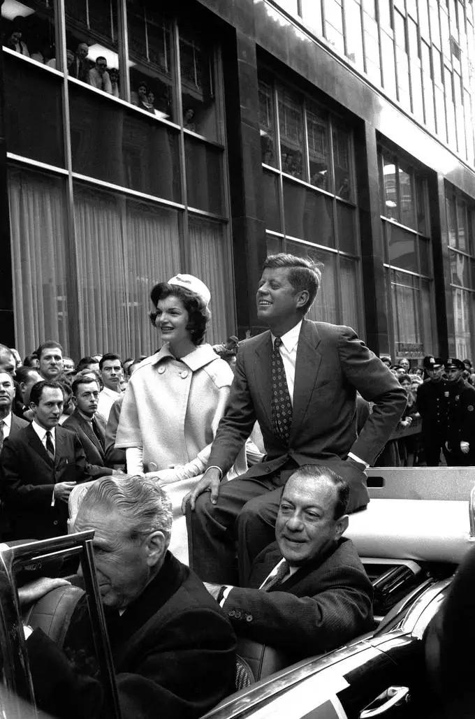 遇刺前的肯尼迪与第一夫人