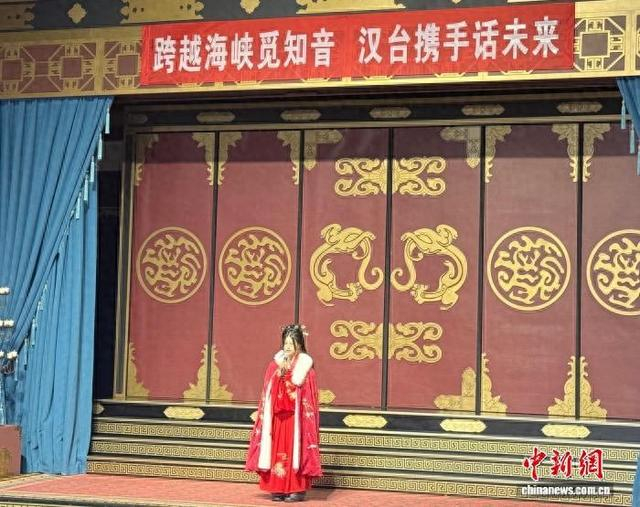 3月8日，中南财经政法大学法学专业的台湾学生苏千旆在活动中分享求学经历。中新社记者 武一力 摄