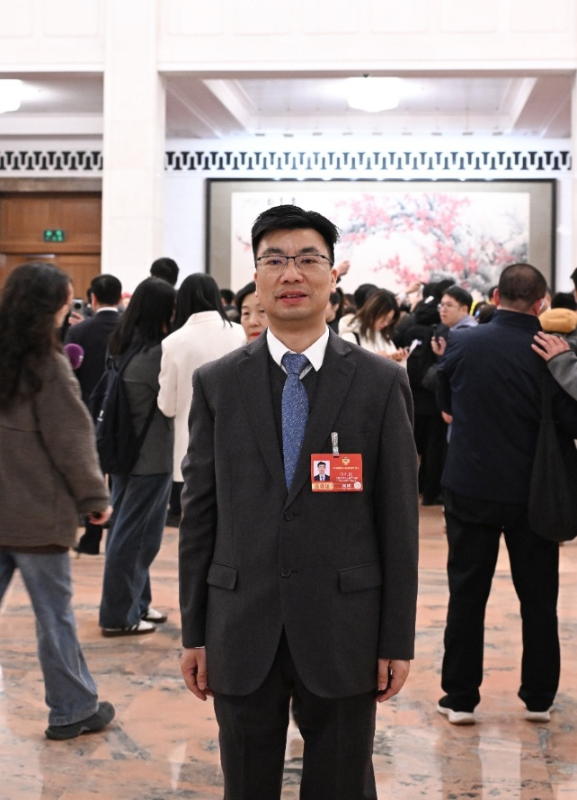 （全国政协委员、芜湖机器人产业发展集团董事长许礼进。受访者/图）