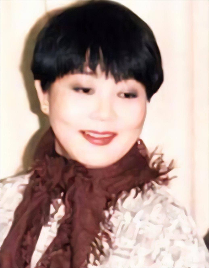 曾经的“小品女王”杨蕾,与前夫戴志诚离婚18年,如今怎么样了?_表演_西安_观众|春节联欢晚会|央视春晚|产房门前|赵丽蓉|春晚_新浪新闻