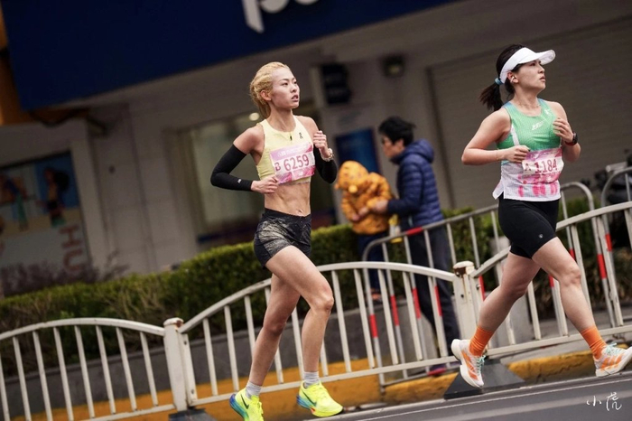 　杨哲慧专门从墨尔本“打飞的”回来参赛，并且完成自我突破，以直通的身份拿到今年上马的参赛资格。