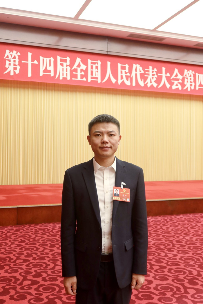 全国人大代表、中建五局总承包公司项目质量总监邹彬。受访者供图