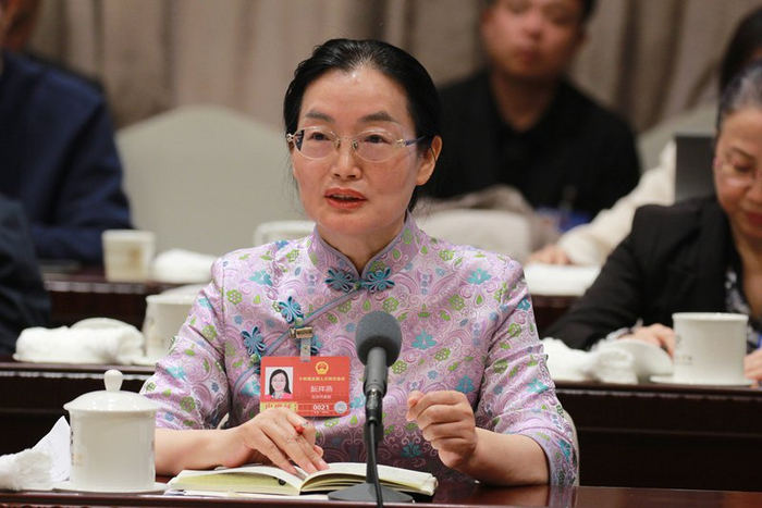 在十四届全国人大四次会议上，阮祥燕作为全国人大代表，建议强化生育力保护政策的落地监管。  受访者供图