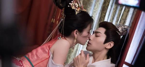 图片来源：微博@长月明