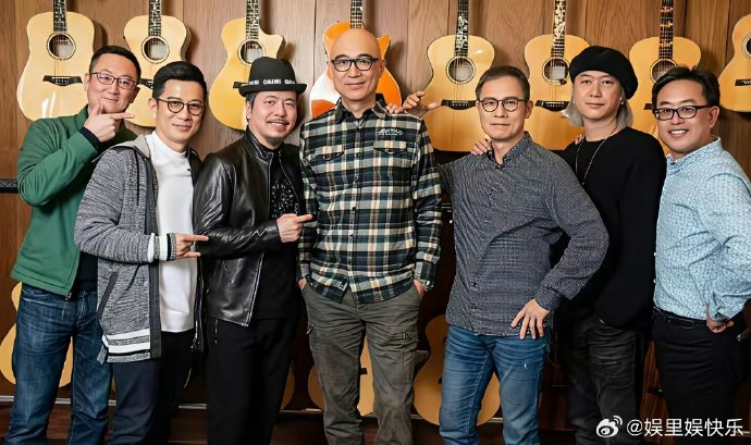 袁惟仁的圈内好友,如Ella和张宇,在他去世后提供了哪些帮助?|陈嘉桦|音乐人|基金会|巡演|丧葬_新浪娱乐_新浪新闻