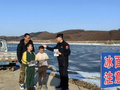 丹东边境管理支队永甸所开展冰面安全宣传教育