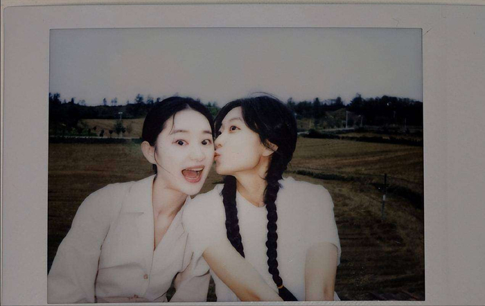  不知不觉，大家又追完了一部剧，剧中的那些点滴善意，就像是生活中的温暖细节，化作了我们回忆中最温暖的一部分。时光不语，温暖却常在。