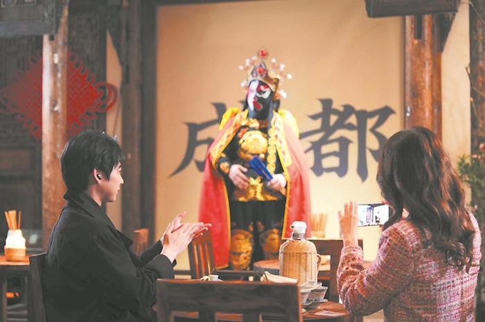     文旅微短剧《哈喽，成都！》以“240小时过境免签”政策为独特叙事支点，网友追完剧直呼“想立马去成都实地看看！”图据片方