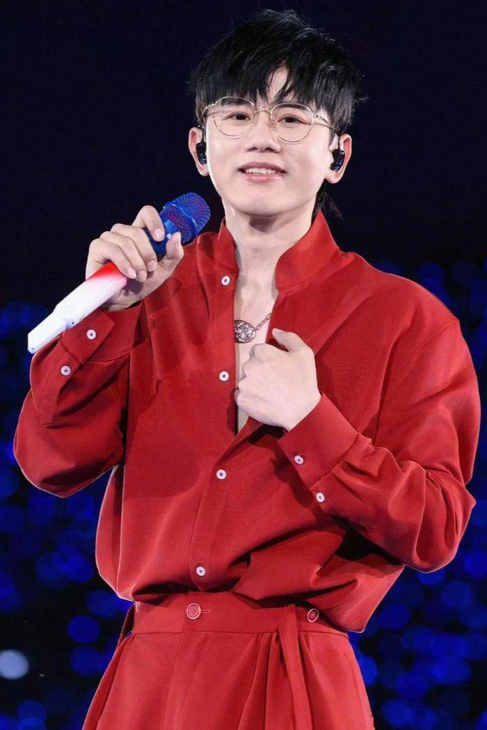 三、演唱会的三次进化。