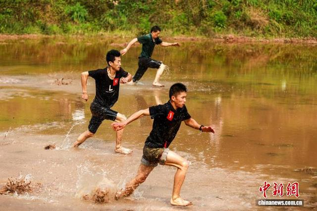 比赛现场。李贵平 摄