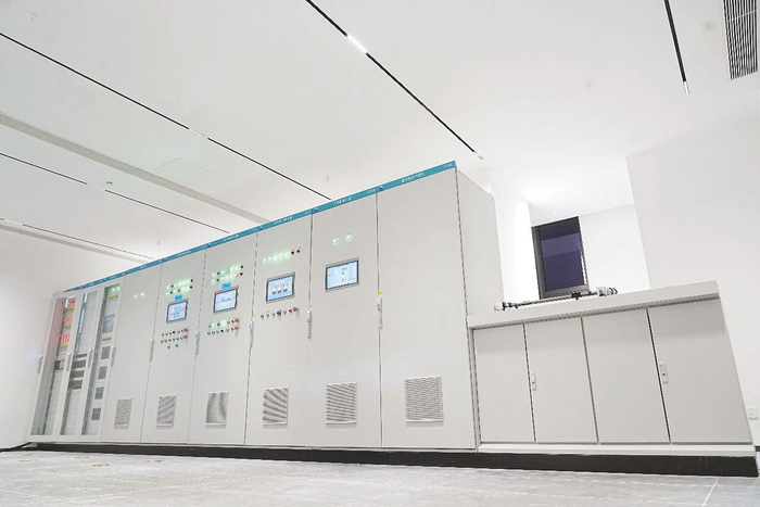     平陆运河全自主可控船闸控制系统仿真平台完成组装调试并投入使用。    （平陆运河集团供图）