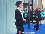 今日北京参加时尚活动倒着走，谁被帅到了？王星越