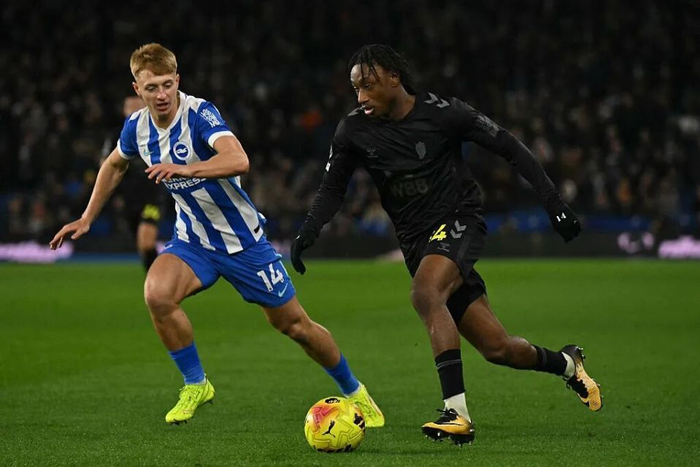 桑德兰上一轮击败利兹联，排名第11；布莱顿上一轮不敌阿森纳，排名第14。