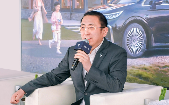 岚图汽车科技股份有限公司董事长、党委书记卢放。受访者供图