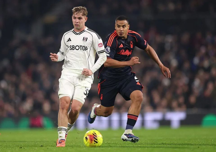 诺丁汉森林上一轮战平曼城，排名第17；富勒姆上一轮不敌西汉姆联，排名第10。