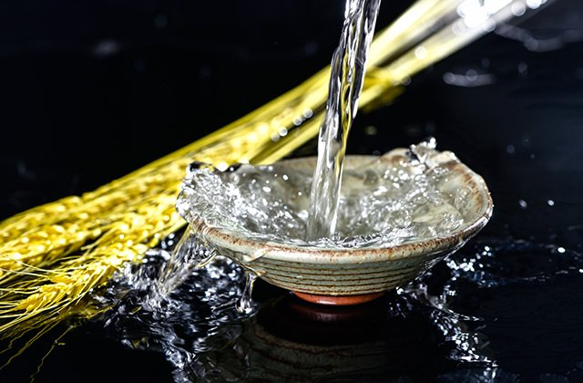 中国十大高度白酒排名 中国十大烈酒度数排名|五粮液|清香|霸王|衡水|入口_新浪新闻