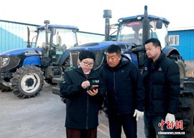 农机作业实现线上接单。 陈刚 摄