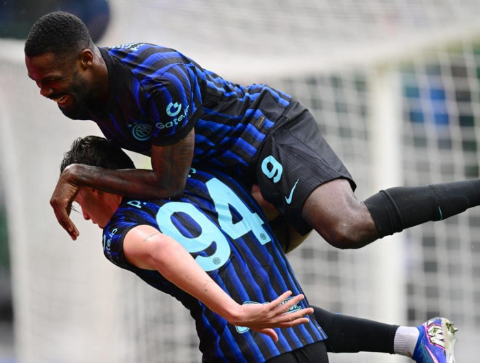 下半场易边再战，国际米兰率先进行换人调整，姆希塔良替补上场，换下苏契奇。第49分钟，