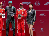 太过分！吴艳妮为中国赛选手颁奖，F1官媒晒合影把吴艳妮截掉了