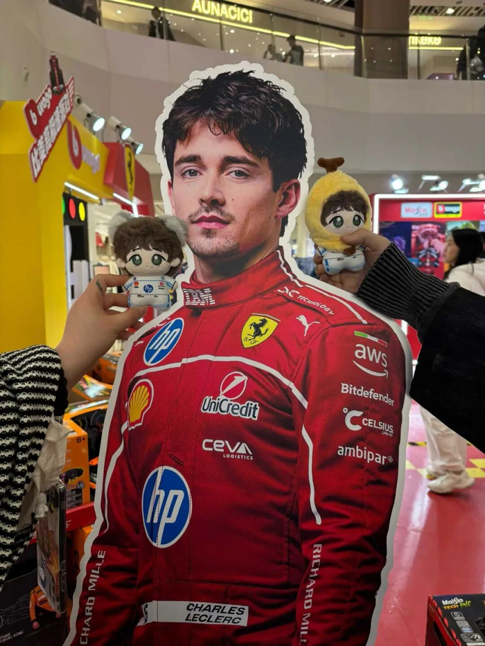 带“娃”合照勒克莱尔。（图/Zoey 摄）