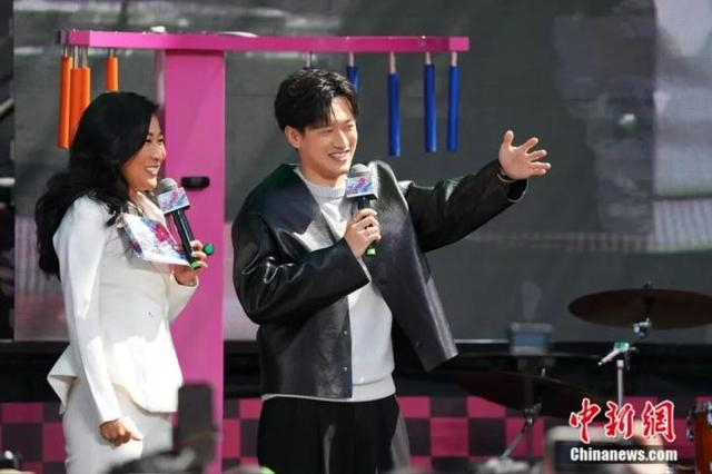 中国车手周冠宇 中新社记者 张亨伟 摄