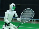 新技能get！中国机器人开始打网球了