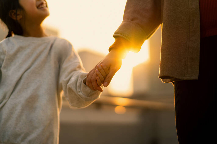 闪电心灵愈站丨给孩子提供“有边界”的陪伴和支持 从这些小事做起