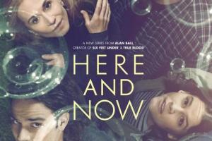 《此时此地》（Here and Now）是霍利·亨特、索茜·贝肯、雷蒙德·李、蒂姆·罗宾斯等主演，乌塔·布里兹维茨、艾伦·鲍尔、杰雷米·波德斯瓦、明基·斯皮罗执导，艾伦·鲍尔、穆罕默德·马斯里担任编剧的家庭喜剧电视剧，于2018年2月11日在美国播出[1]。