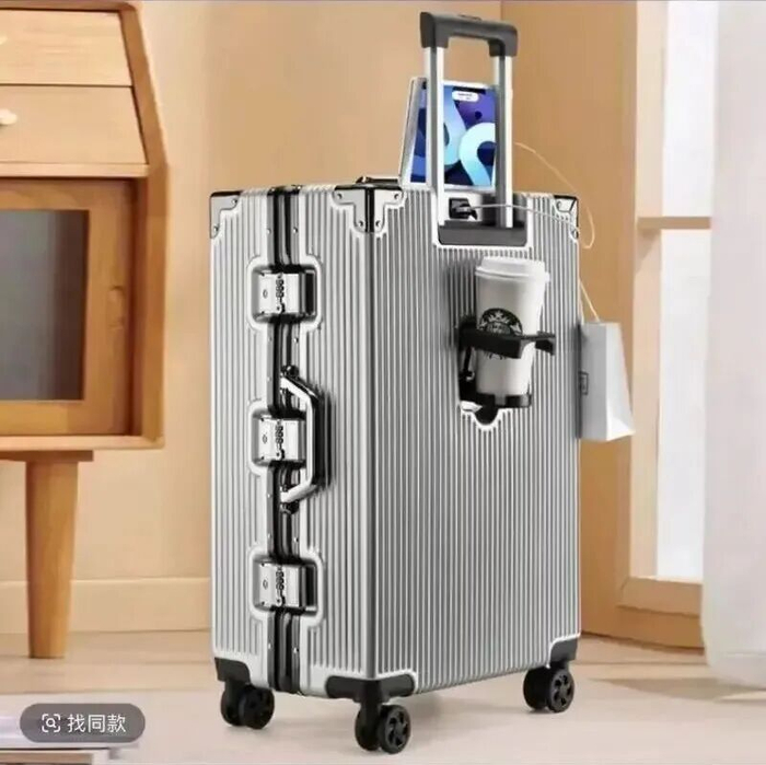 涉事旅行箱目前在售。网络图