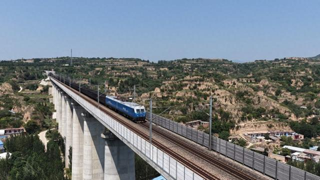 2025年8月1日，山西运城，浩吉铁路运煤专列。视觉中国 资料图