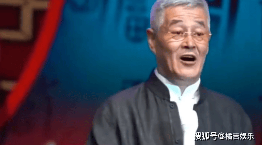 赵本山虽已退隐，但他留下的艺术遗产仍在持续发光。《刘老根》《马大帅》《乡村爱情》等作品至今拥有庞大观众群，其开创的东北喜剧风格影响深远，徒弟们也在各自领域稳步前行。他的退隐不是消失，而是以另一种方式“在场”——在无数人的童年记忆里，在中国喜剧发展的史册上，更在家人围坐的饭桌旁。我们应当尊重并祝福这位曾带给我们无数欢乐的老艺术家，愿他在三亚的椰风海韵中，健康长寿，笑看云卷云舒。真正的巨星，无需聚光灯也能熠熠生辉；真正的幸福，往往藏在最简单的日常里。