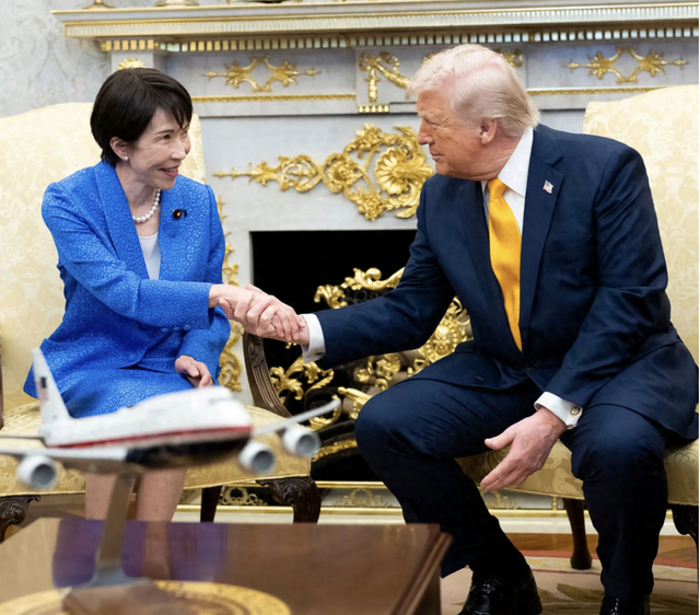 高市早苗和特朗普周四在白宫。（图源：纽约时报）