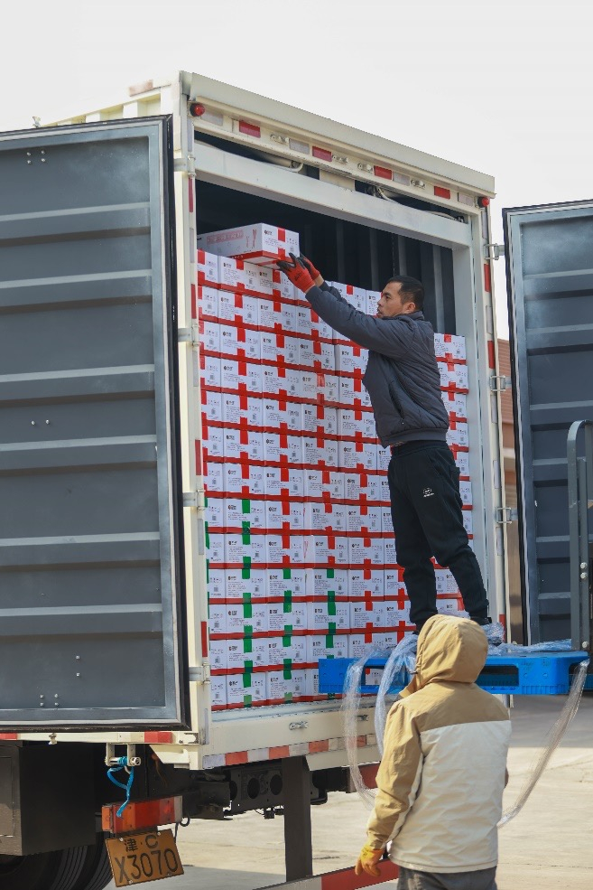 ▲迷语巧克力借助拼多多加速销往全国。（田邦佐摄）