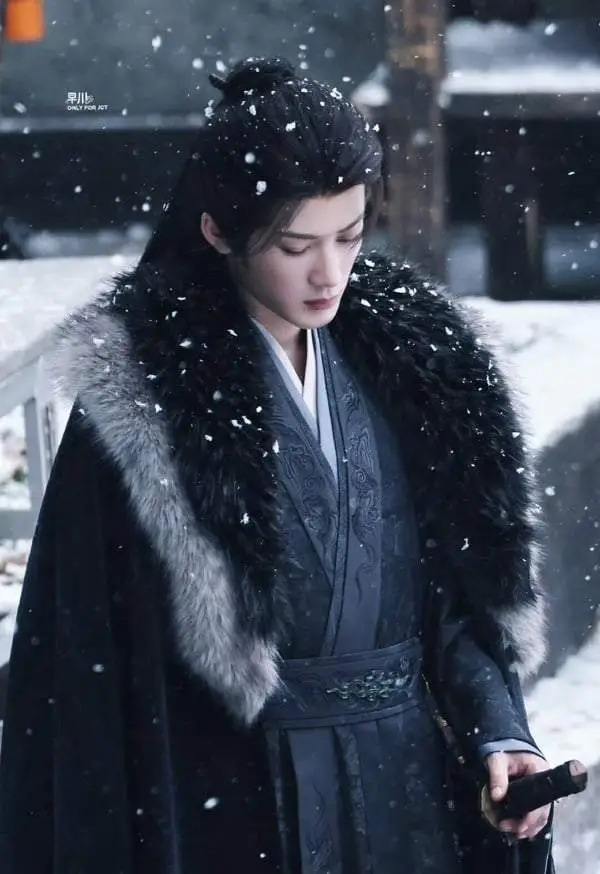 图片来源：微博《何不同舟渡》路透