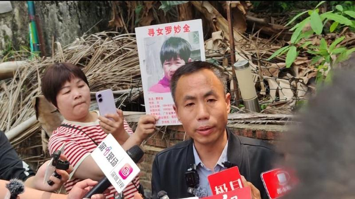 3月23日配合警方补充材料后，申军良接受媒体采访。 新京报记者 赵敏 摄