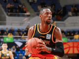 NBA首轮秀！他爆砍37分19板，在CBA打出统治力，成庞峥麟最强搭档