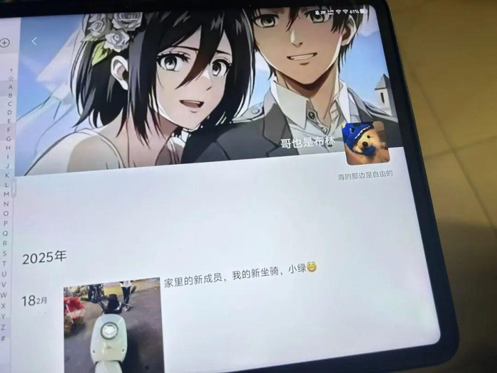 14岁少年被生父继母虐待致死，他发出的“求救信号”何以失声？