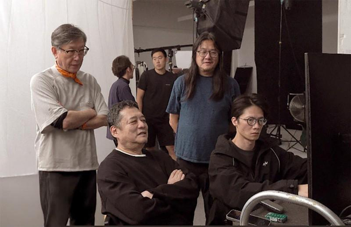 演唱会总监制刘伟强及美术总监张叔平首次透露演唱会细节，双主舞台设计充满惊喜，值得期待