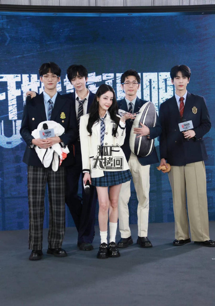 《开始推理吧2》就像一场奇幻冒险，既有令人拍案叫绝的精彩，也有值得完善的遗憾。穿梭于时空谜局中，它不仅敲响了推理迷的心扉，也在我们的心灵深处留下了回响。