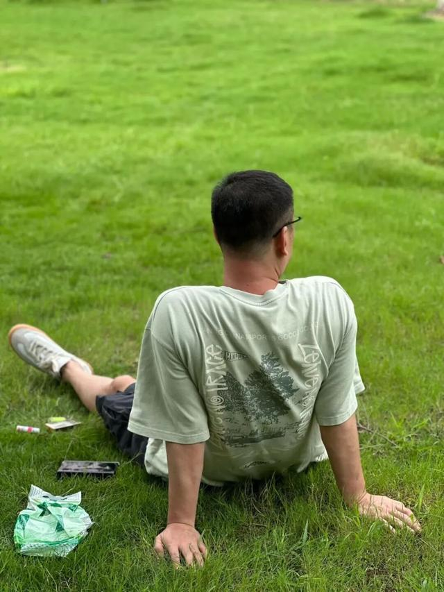 魏华生前照片