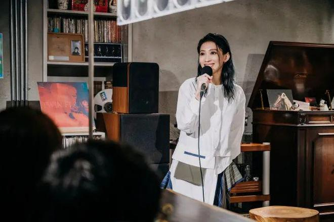图片来源：戴佩妮微博